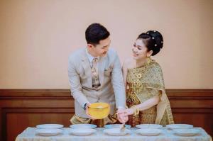 ชุดไทยเจ้าสาว ชุดไทยจักรพรรดิ์ เช่าที่แบมบี้ เวดดิ้ง ห้วยขวาง